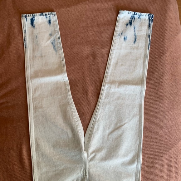 VINTAGE 90’s WHITE & ACID WASH JEANS. Tags on. - Picture 5 of 8